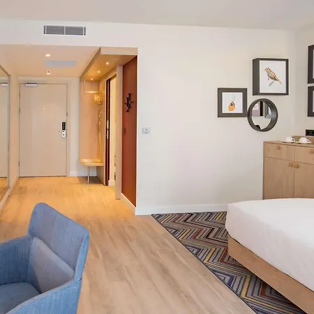 호텔 Hampton By Hilton Riga Airport 3*