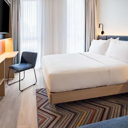 호텔 Hampton By Hilton Riga Airport 3*
