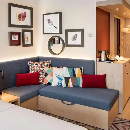 호텔 Hampton By Hilton Riga Airport 3*